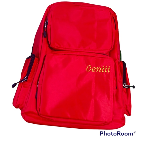 Selling custom made backpacks that is perfect for travelers and gym goers